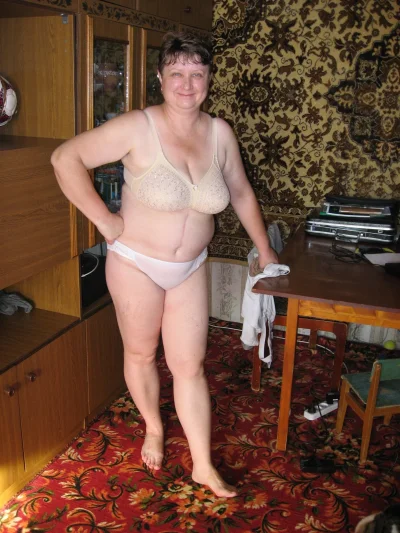 Зрелая толстушка