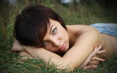 Девушки на природе ню