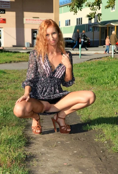 Под юбкой девушек