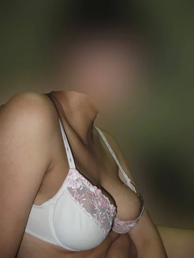 Грудь в бюстгальтере