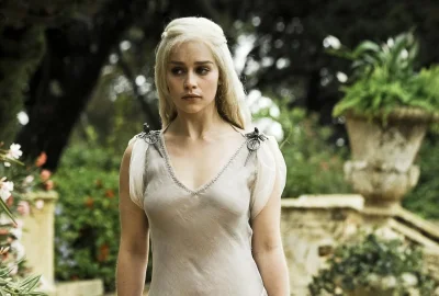 Emilia clarke daenerys