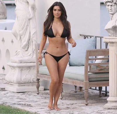 Ким кардашян в нижнем