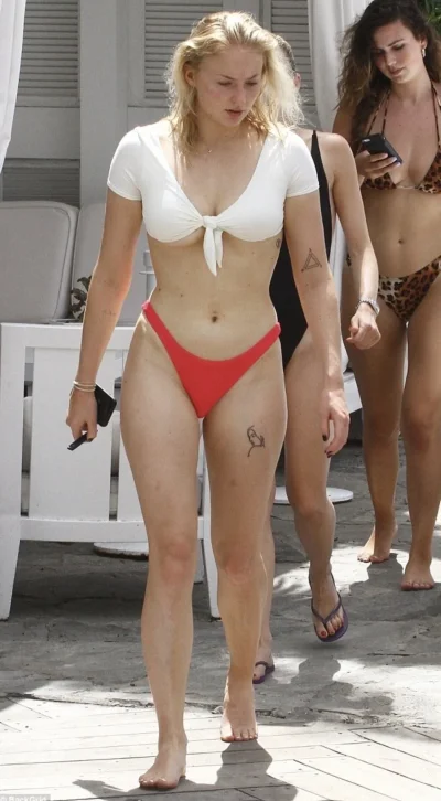 Софи тернер слив