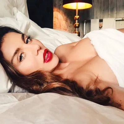 Анна седокова в кровати