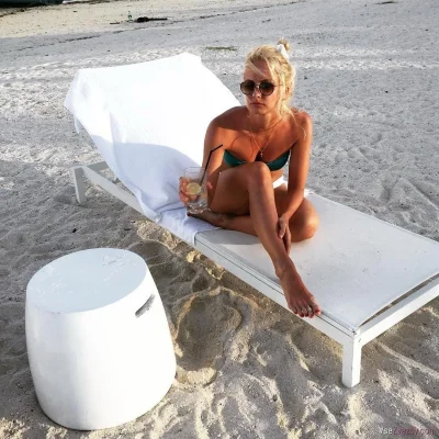 Полина максимова в купальнике