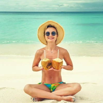 Полина гагарина на пляже