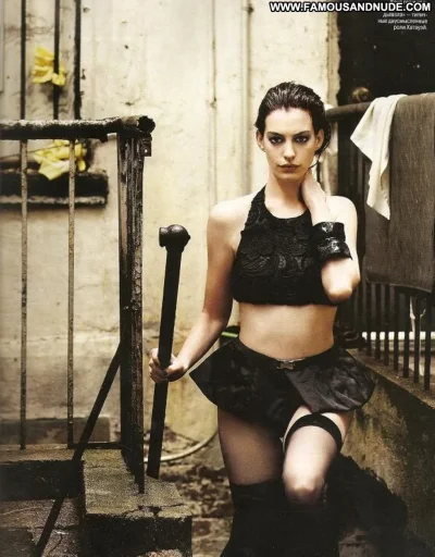 Голая Энн Хэтэуэй