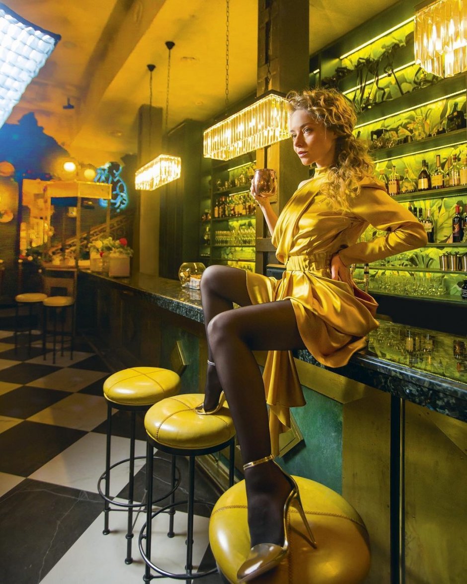 Платье желтое