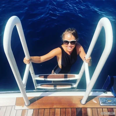 Девушки на яхте