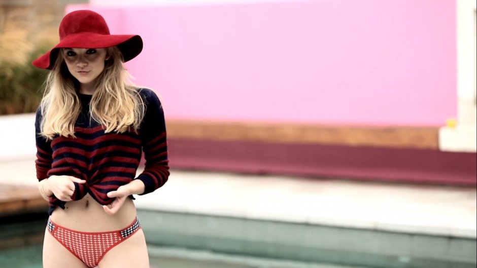 Натали дормер в купальнике