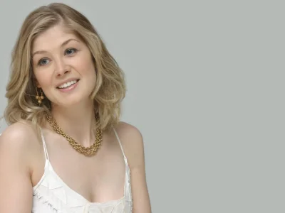 Розамунд пайк