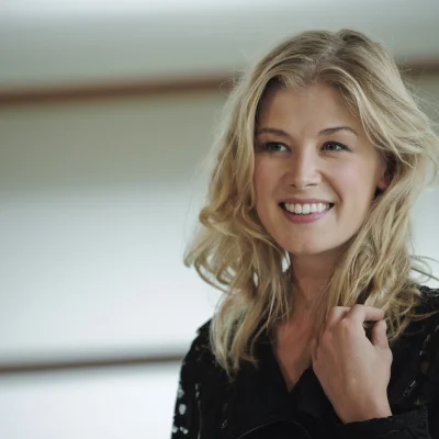 Розамунд пайк