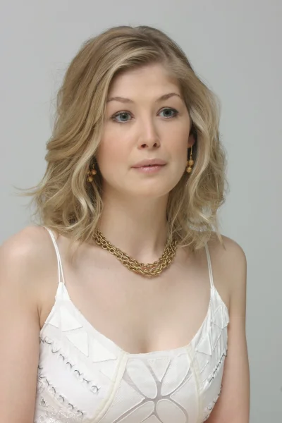 Розамунд пайк