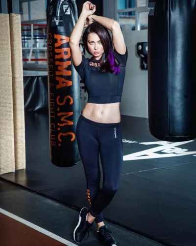 Настя самбурская