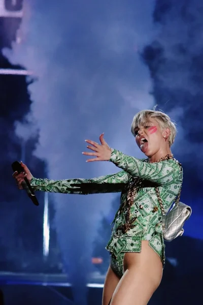 Майли сайрус bangerz tour