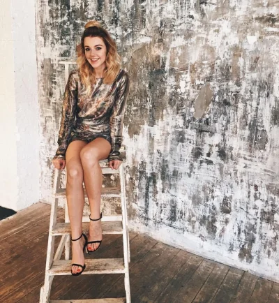 Юлианна караулова ноги