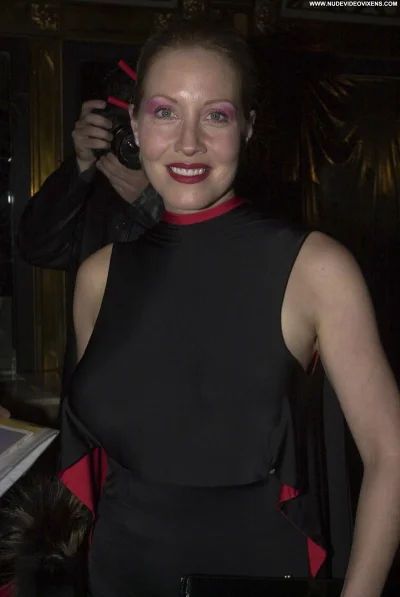 Джулианна мур упс