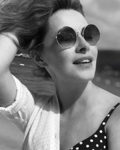 Елена кравец в очках