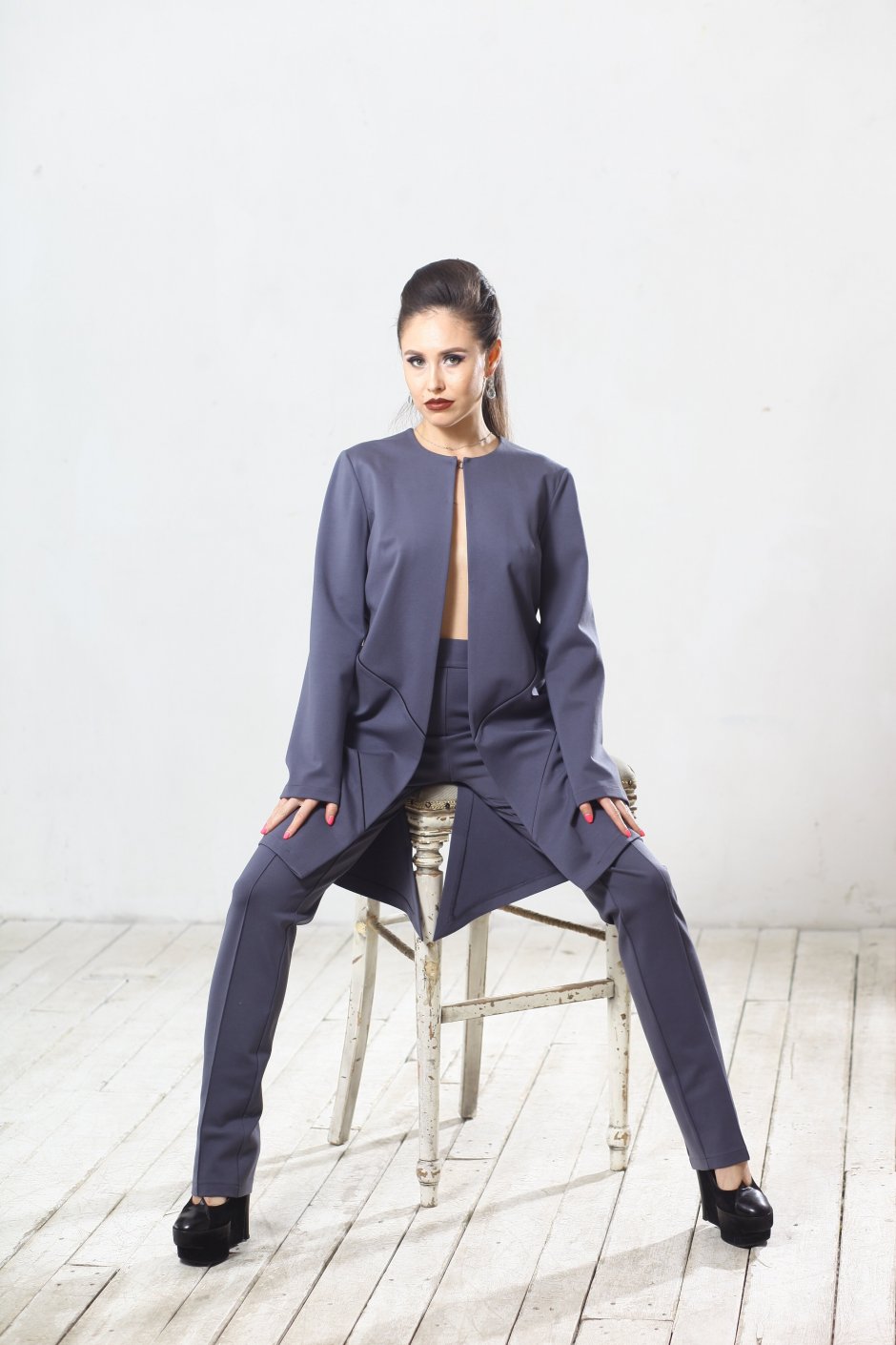 Брючные костюмы женские