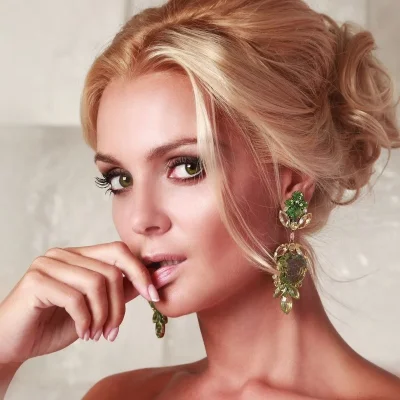 Актриса из физрука блондинка