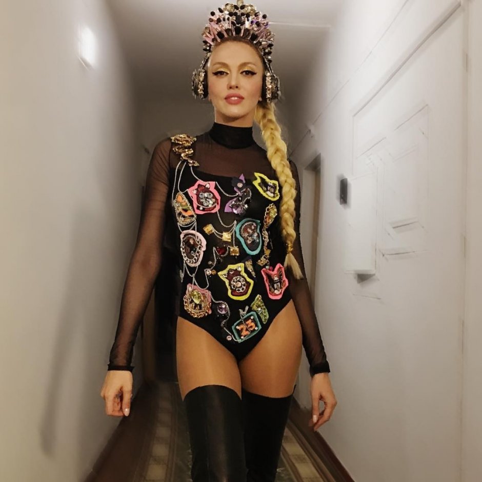 Оля полякова