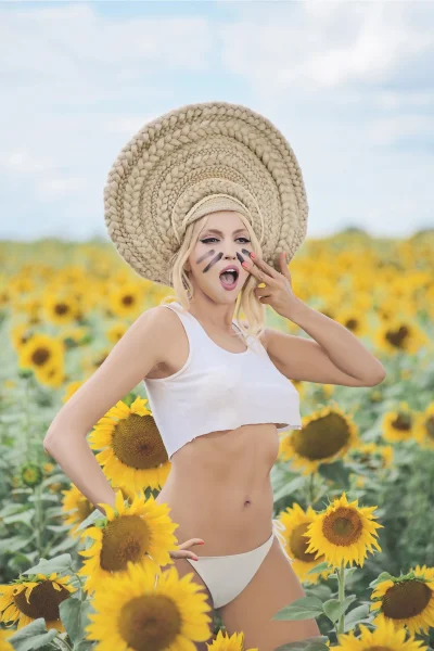 Голая Оля Полякова