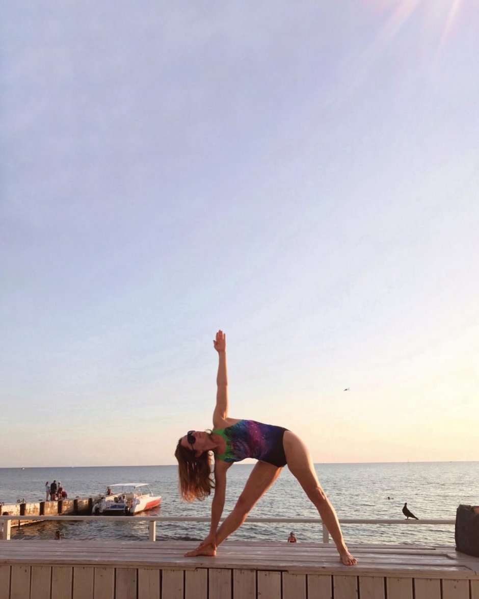 Йога на пляже