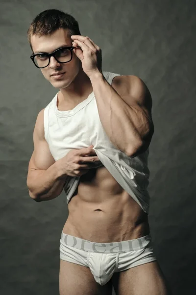 Русские мужчины модели в трусах
