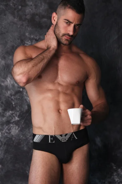 Джонатан гихарро