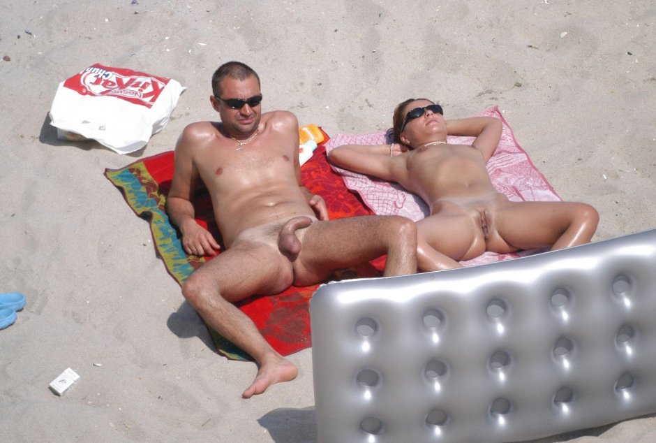 порно фото голые мужчины на пляже