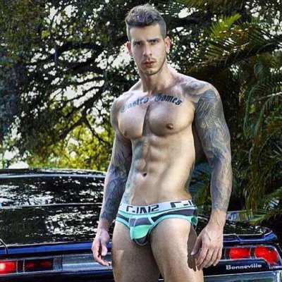 Татуированные мужчины