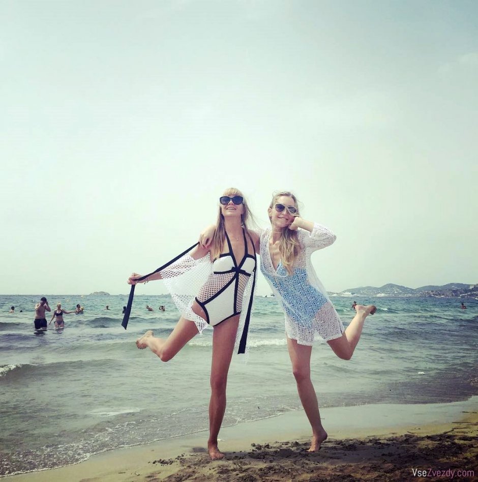 Подружки на море