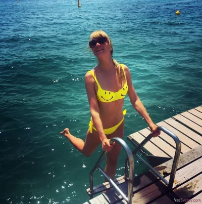 Валерия певица в купальнике