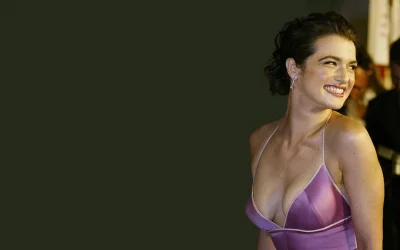 Рэйчел вайс грудь