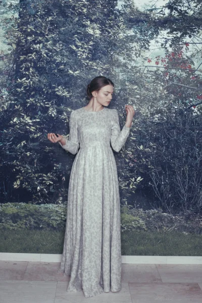 Платье с длинными рукавами