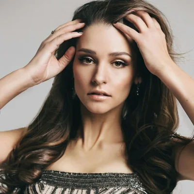 Актриса глафира