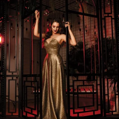 Золотое вечернее платье