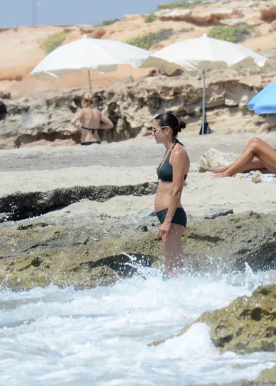 Дженнифер коннелли в купальнике