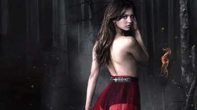 Нина добрев в платье вампира