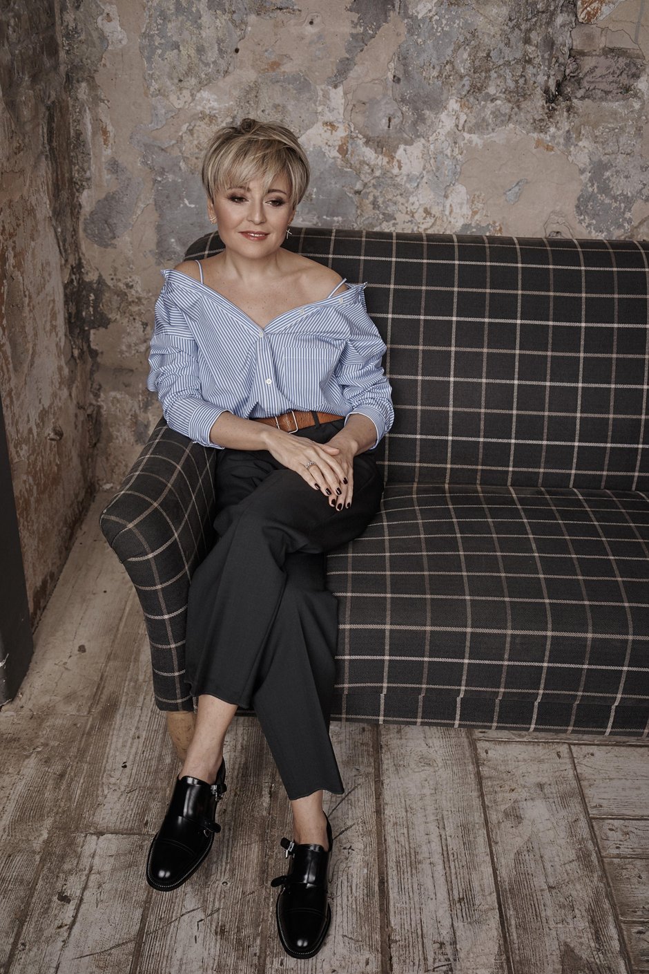 Анжелика варум стрижка пикси