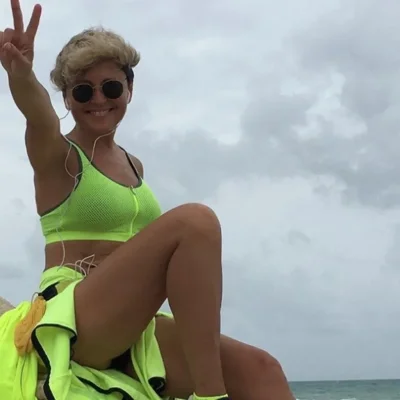 Анжелика варум в молодости купальнике