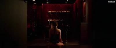 Оттенков серого сцены из красной комнаты