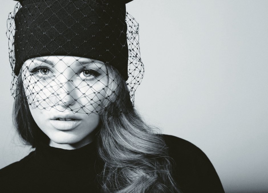 Шапка с вуалью