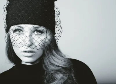 Шапка с вуалью