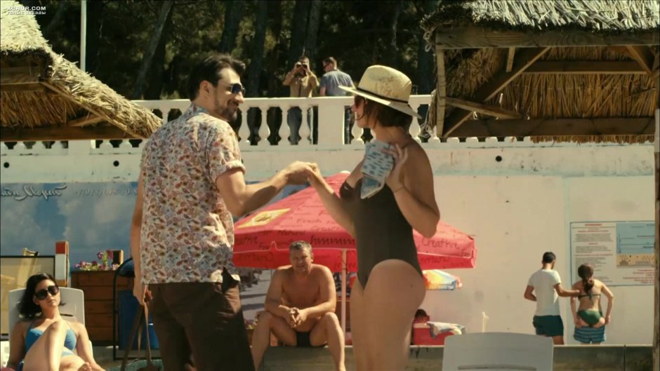 Анна банщикова в купальнике ищейка