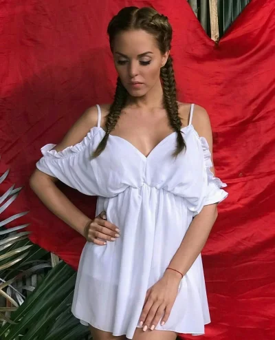 Летнее платье с открытыми плечами