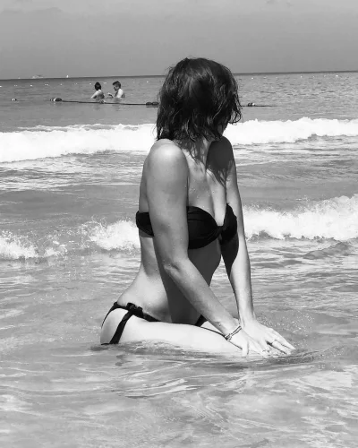 Фигура в купальнике