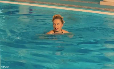 Александра савельева в купальнике