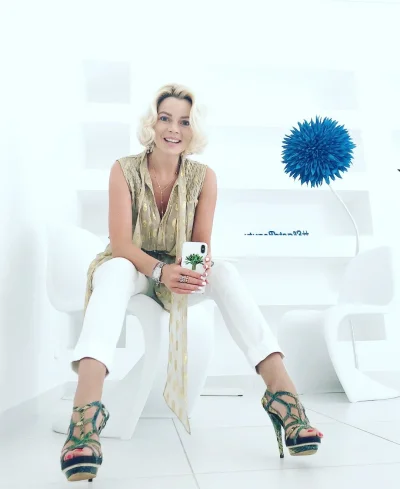 Актриса полина максимова