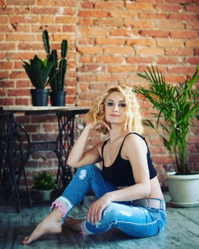 Карина спартаковна мишулина ноги